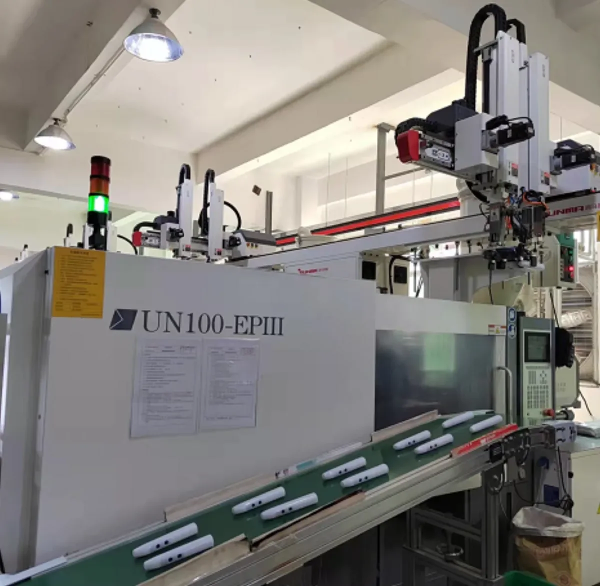 Yahaoxiang injection molding equipment