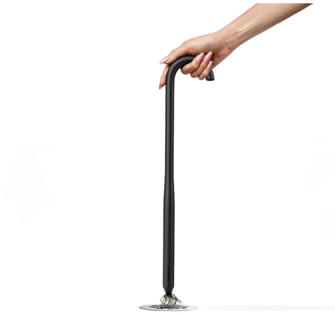 Long-handled household cleaning tool